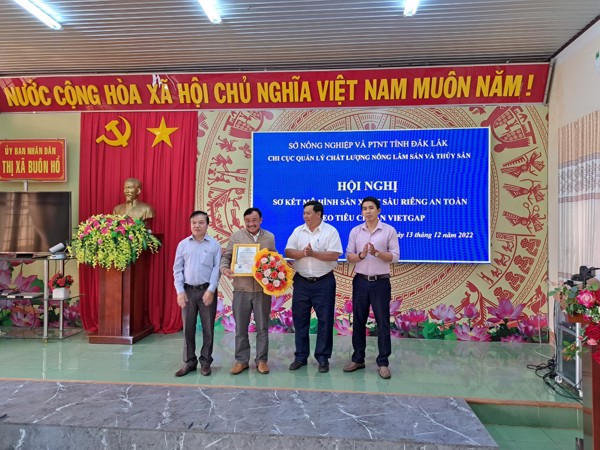 HỘI NGHỊ SƠ KẾT MÔ HÌNH SẢN XUẤT, CHĂN NUÔI AN TOÀN THEO TIÊU CHUẨN VIETGAP